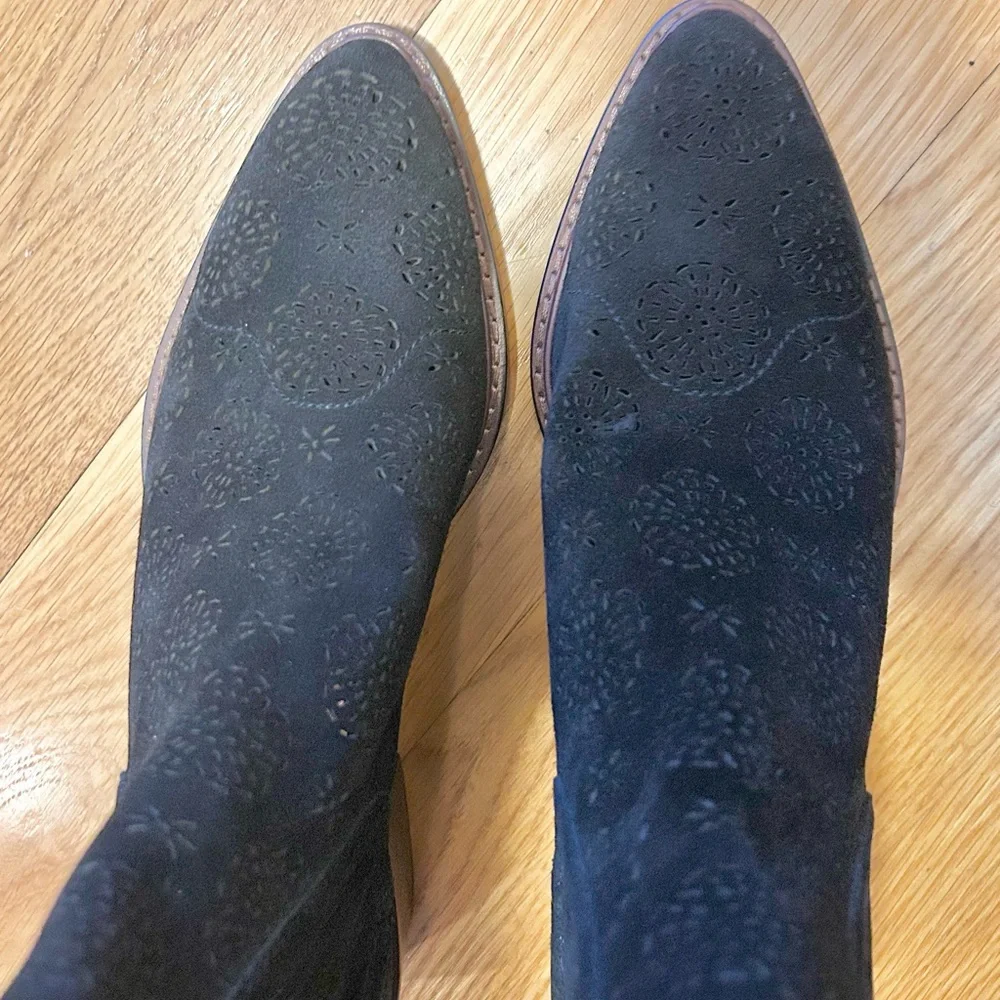 Coach Woman’s Black Suede Bowery Ankle Booties, 10 B - Picture 2 of 9